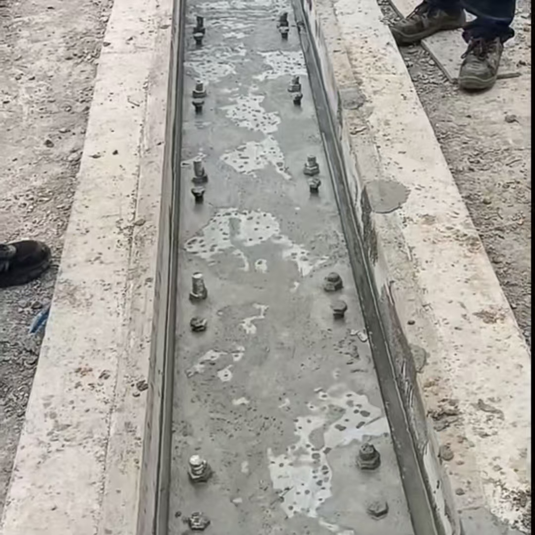 谢家集港口码头起重机龙门吊重型机械设备稳固用早强快凝轨道胶泥